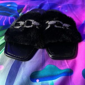 NEVER WORN BLACK SANDALS